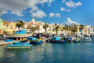 Лодки в рыбацкой деревне на Мальте