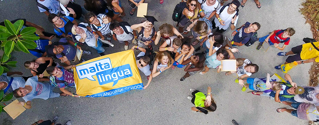 Номинирован на звание «Лучшая программа для юниоров в мире» Номинирован на звание «Лучшая программа для юниоров в мире»