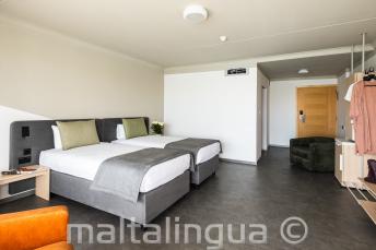 Спальный номер в отеле Juliani, Сент-Джулианс, Мальта