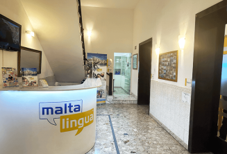 Ресепшн школы английского языка Мальта